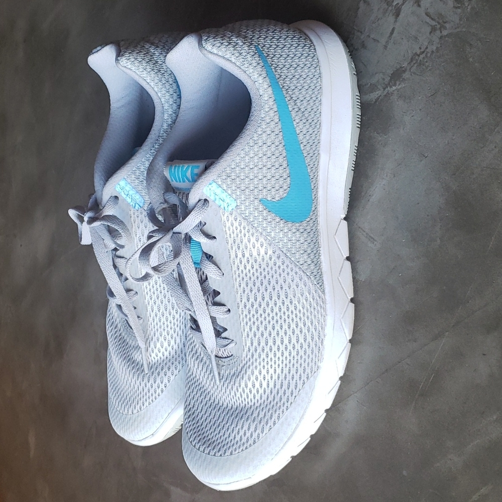 Nike Women's 9 Sneakers